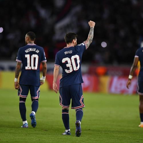  索肖年轻中场组合掌控比赛节奏